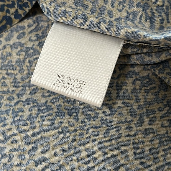 👔Crosby & Howard Button Up - Picture 5 of 8